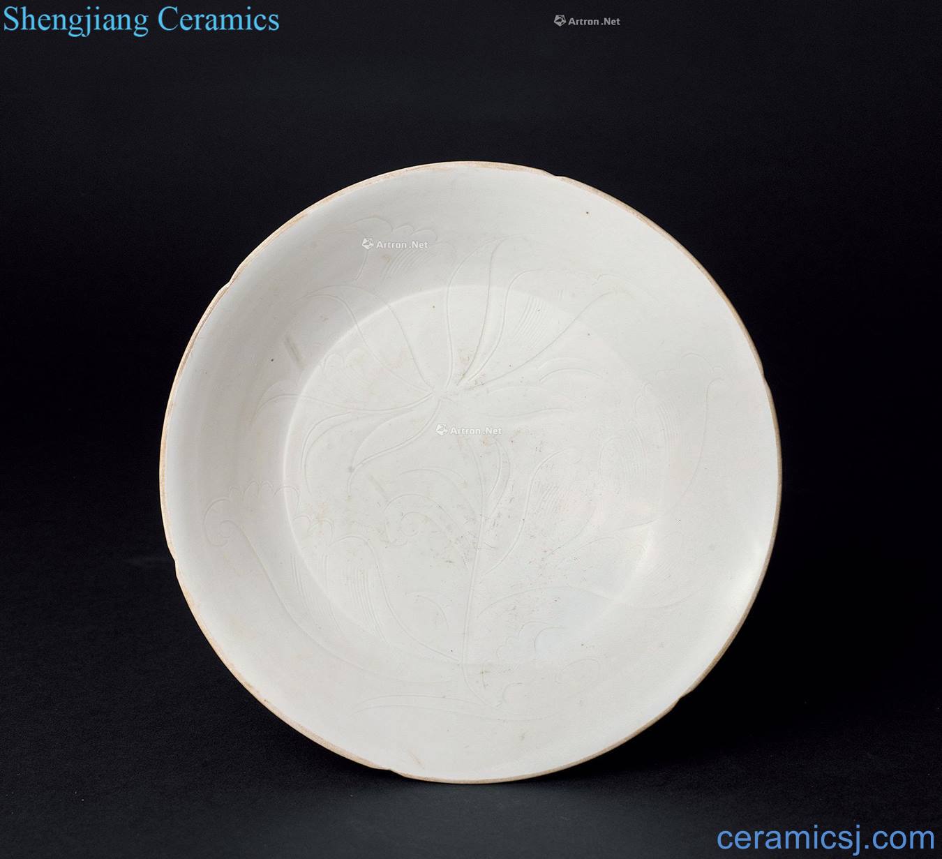 Ming kiln carved flowers opening before offer