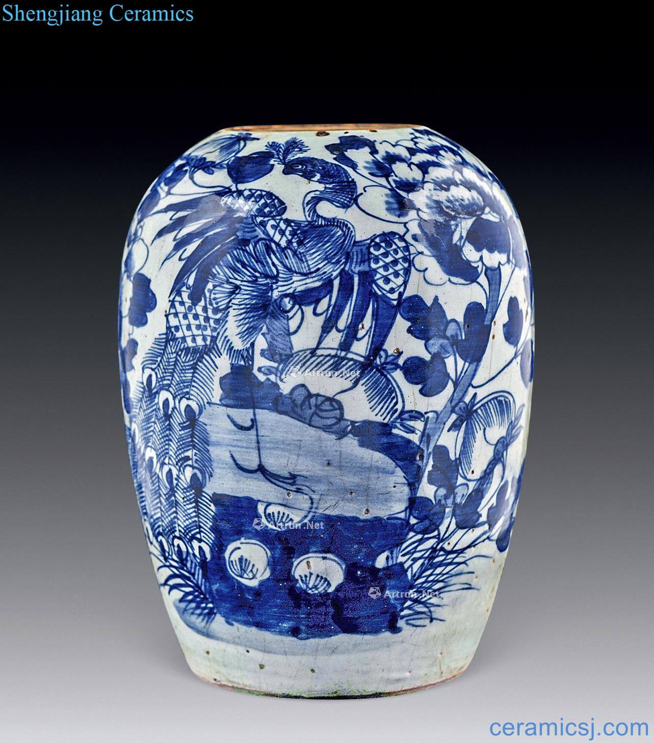 In the qing dynasty Blue and white wear peony fung wax gourd altar
