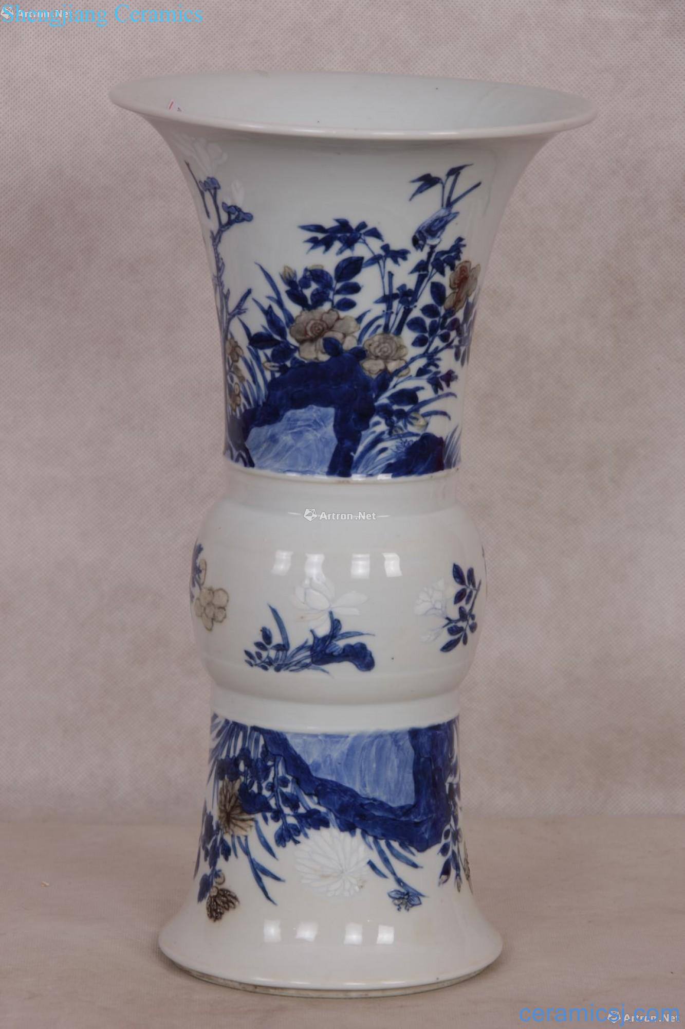 Kangxi porcelain glaze three-color painting of flowers and grain under the flower vase with (imperial)