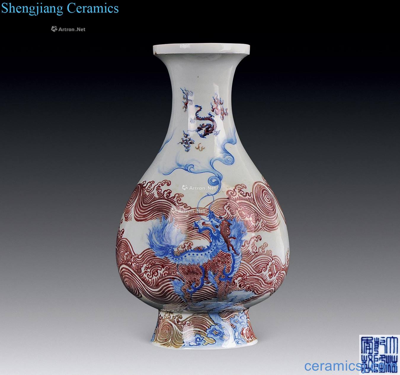 In the qing dynasty Blue and white youligong red dragon grain bottle