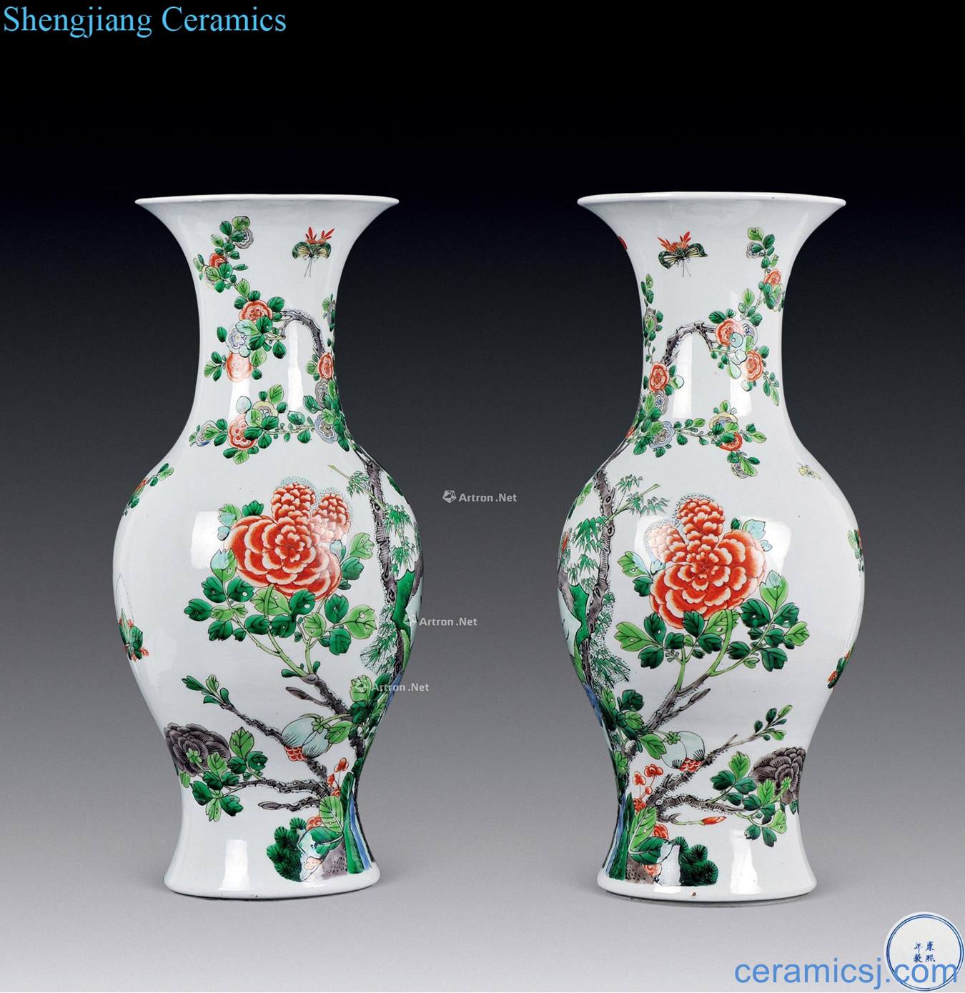 In the qing dynasty Colorful flower goddess of mercy bottle (a)