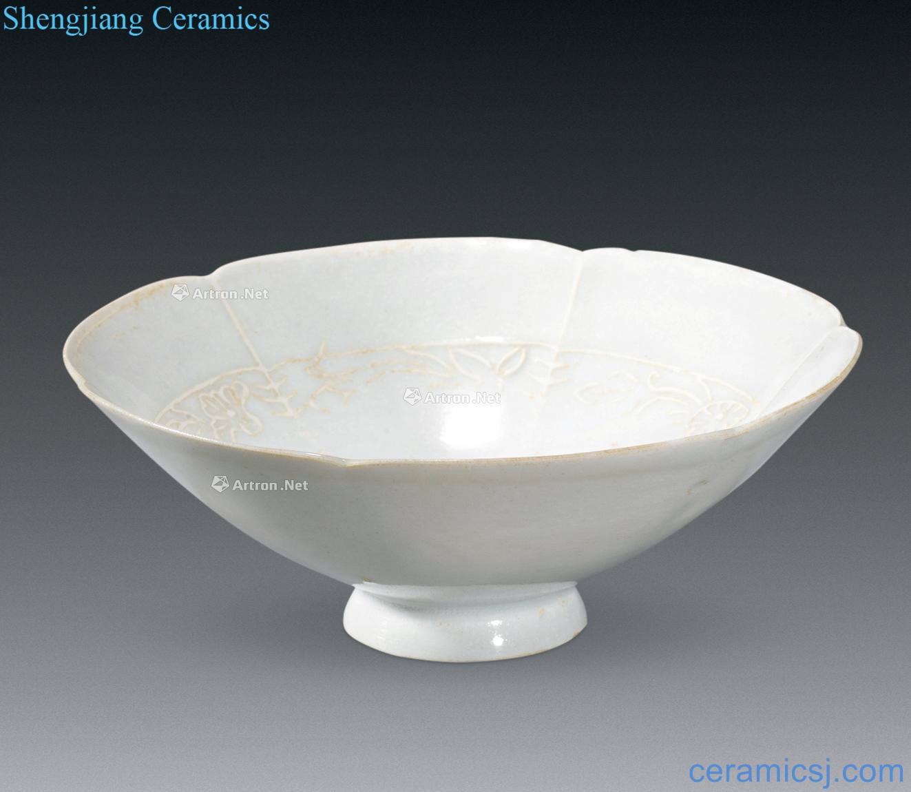 Ming or earlier shadow green flower grain kwai mouth bowl