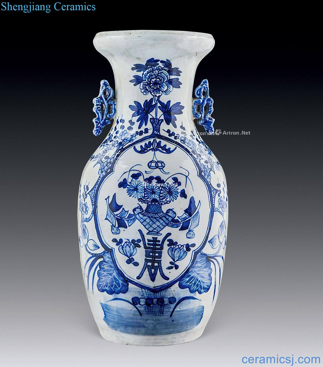 In the qing dynasty Blue and white vase with a floral print therefore
