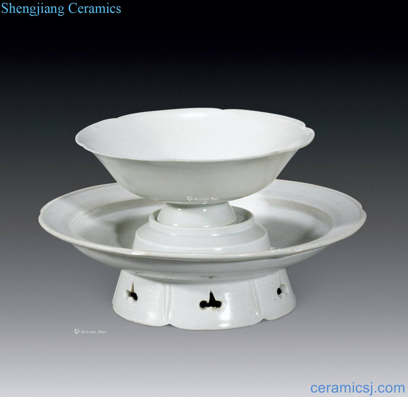 Ming or earlier shadow blue light tower bowl (a)