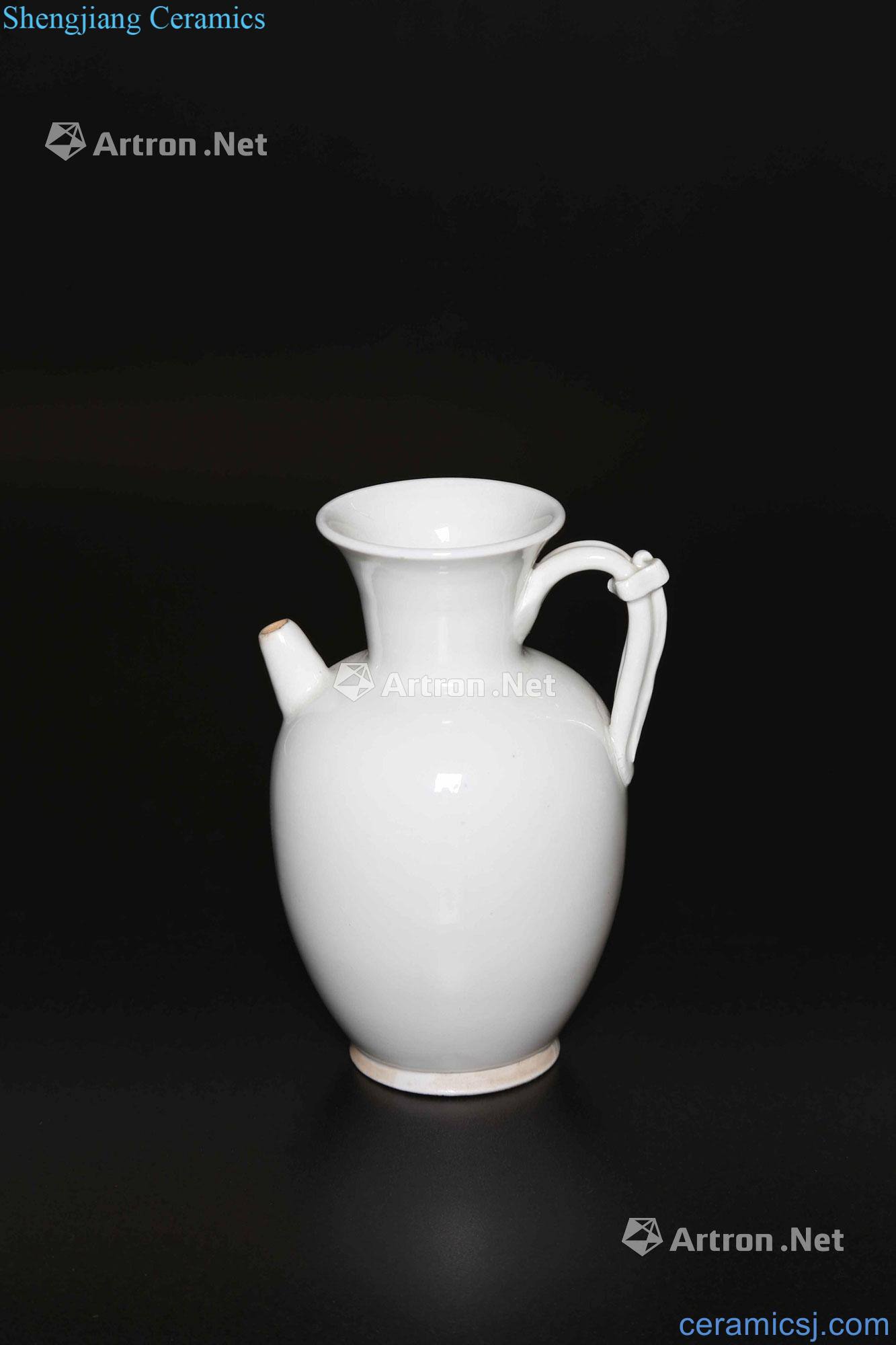 Tang dynasty or later A WHITE PORCELAIN EWERCHINA
