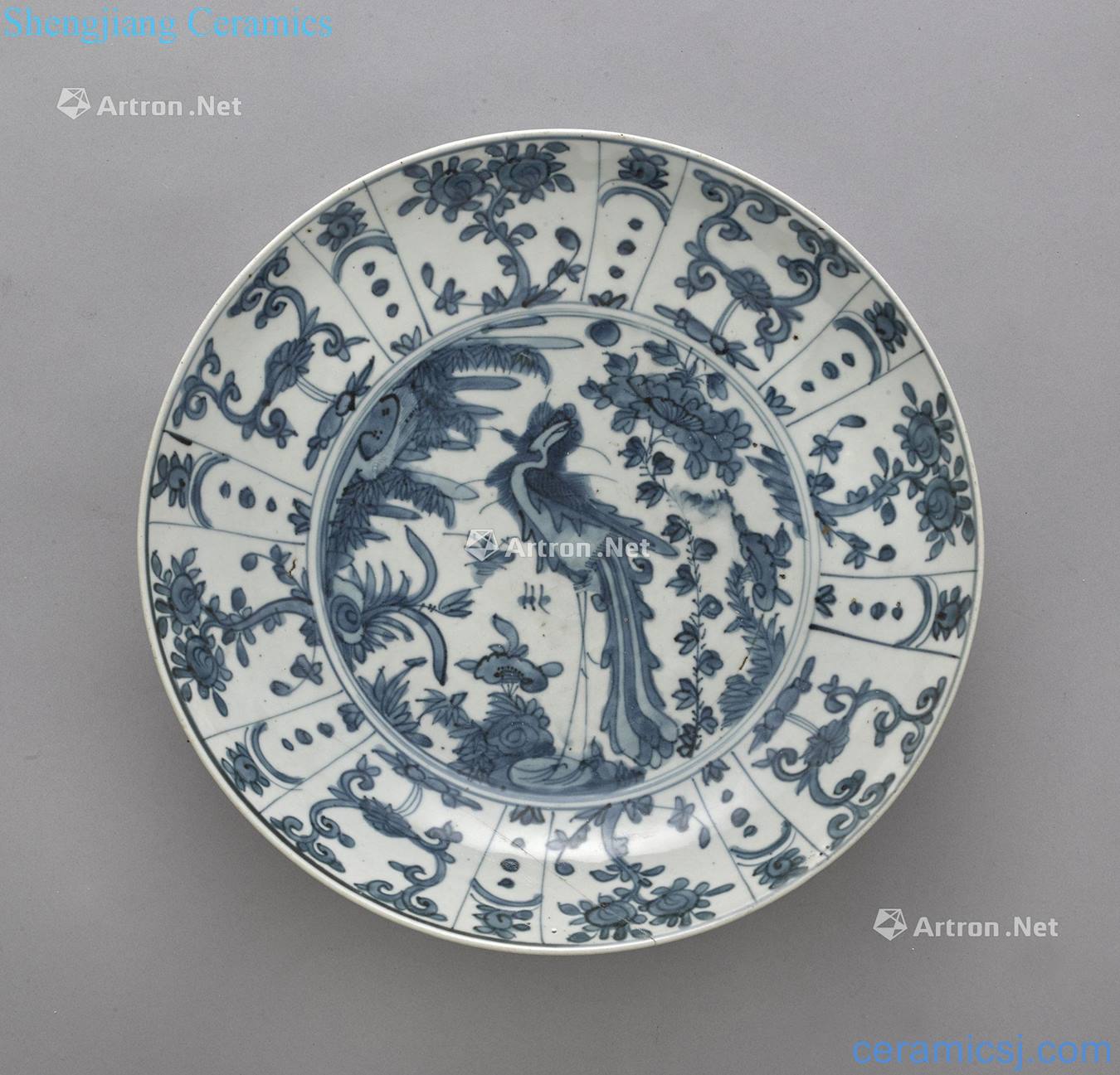 A BLUE AND WHITE SWATOW WARE DISH