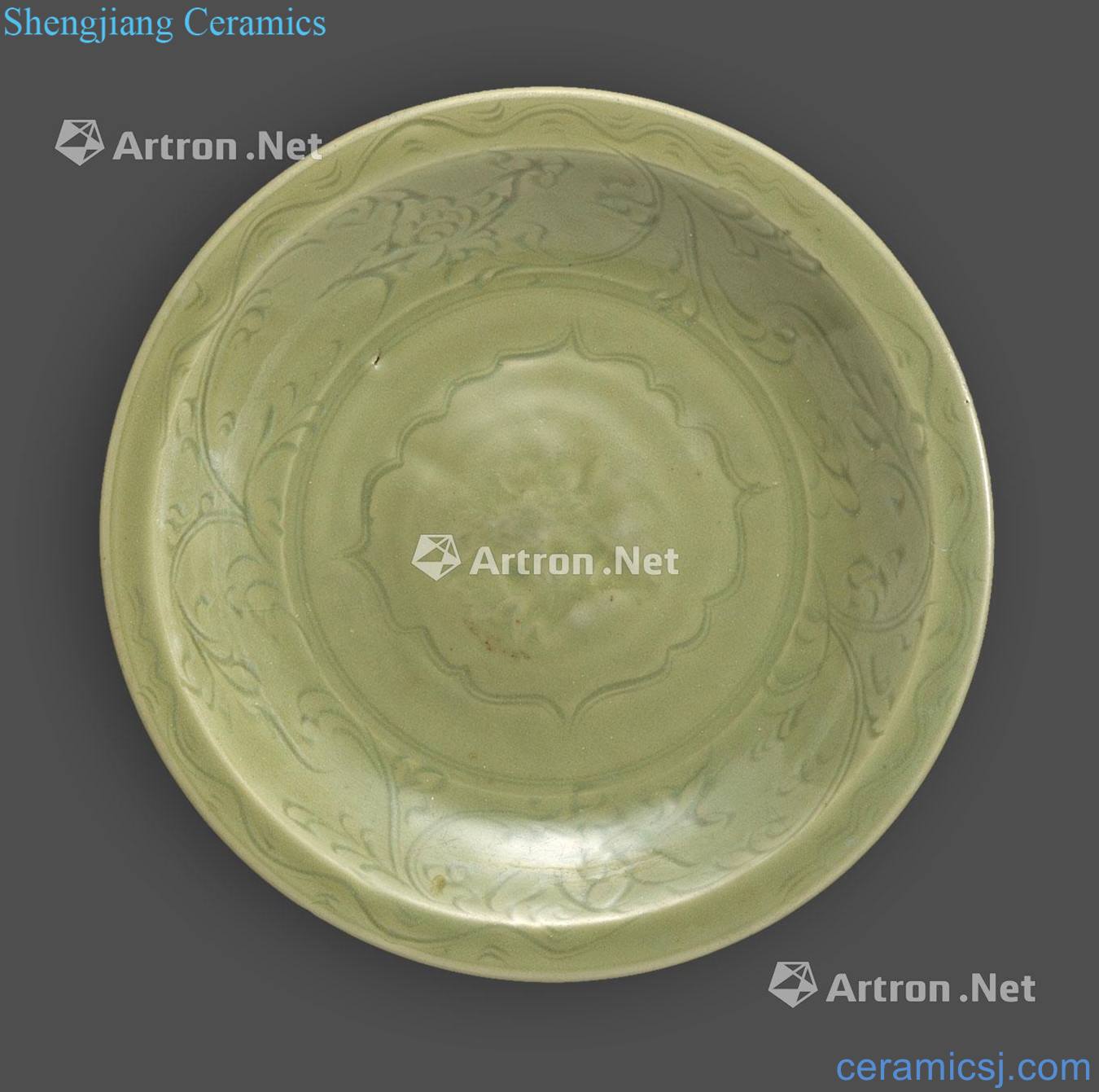 A LONGQUAN CELADON DEEP DISH WITH INCISED AND STAMPED DECORATION