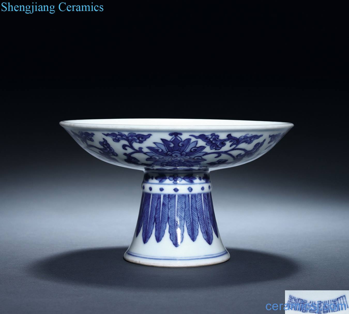 Qing daoguang Blue and white lotus flower best dish