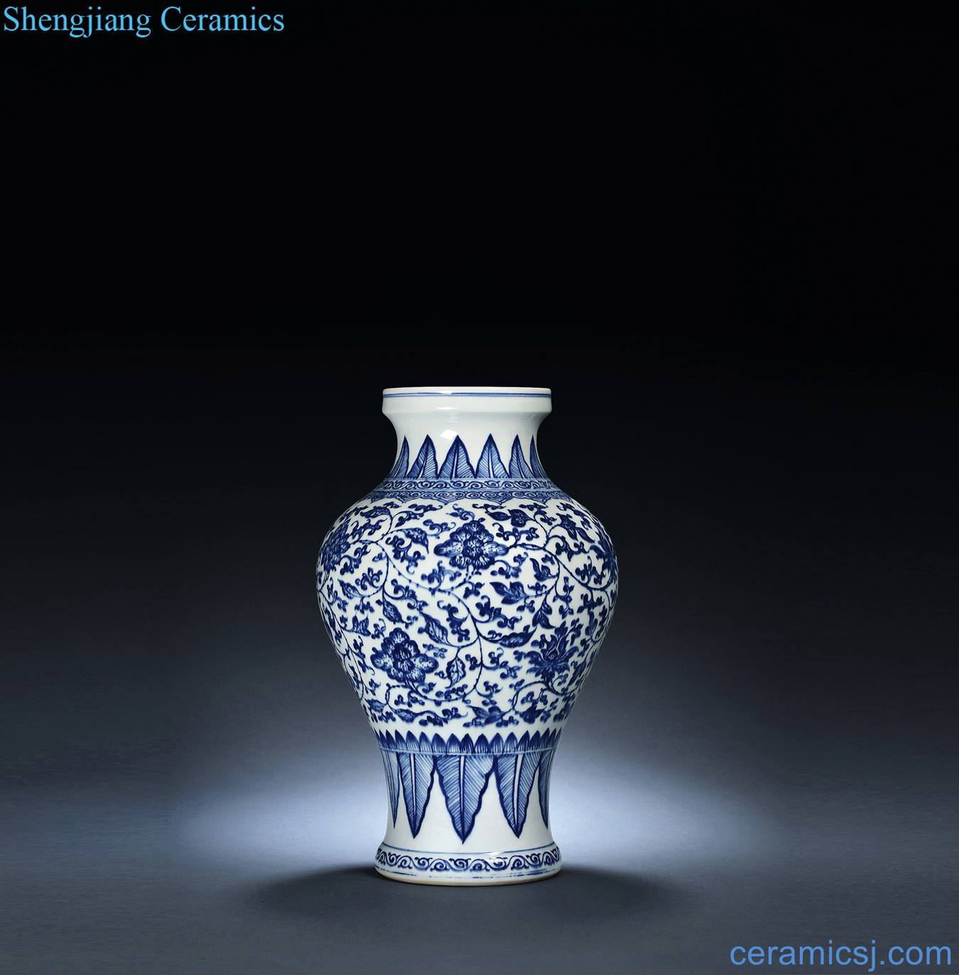 Qing yongzheng Blue and white flowers in grain dish buccal bottle wrapped branches