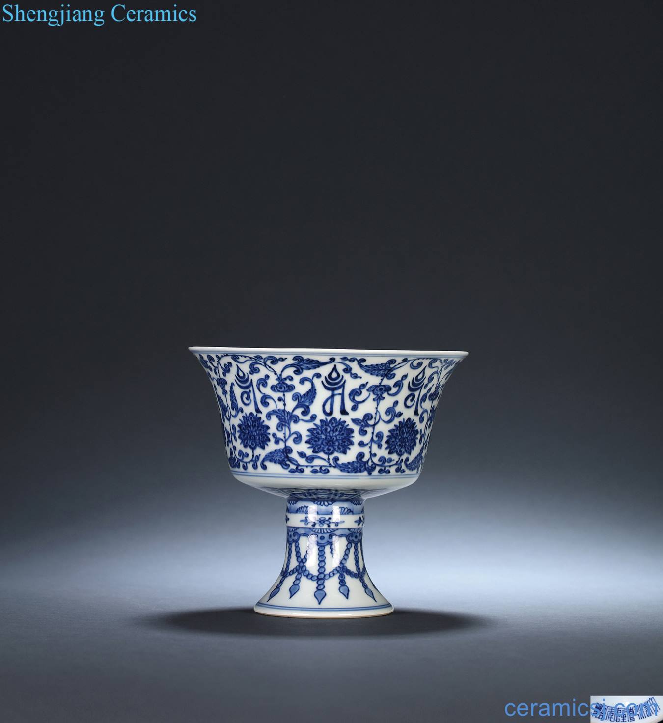 Qing qianlong Blue and white lotus flower Sanskrit footed cup