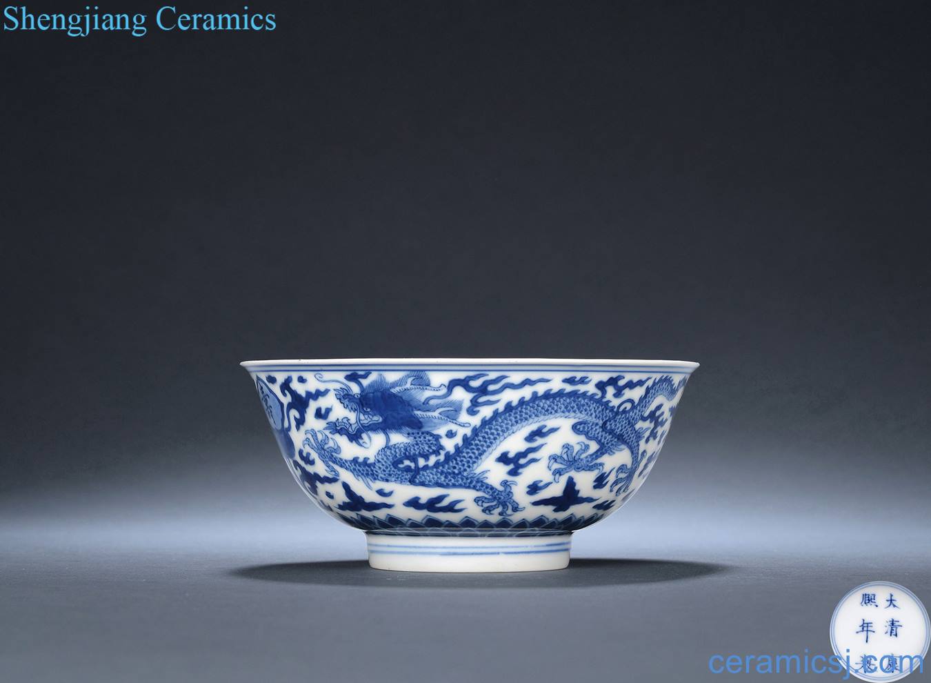 The qing emperor kangxi Blue and white dragon live green-splashed bowls