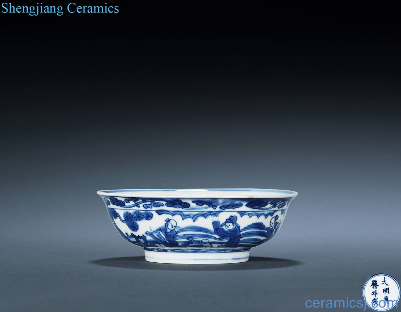 Ming wanli Blue fairy tale dragon shallow bowl