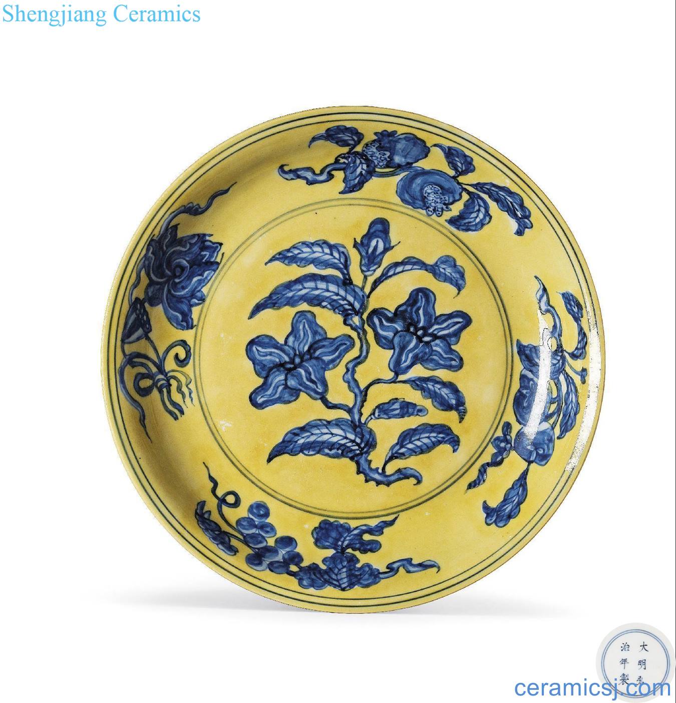 Ming hongzhi Yellow to blue and white flowers compote
