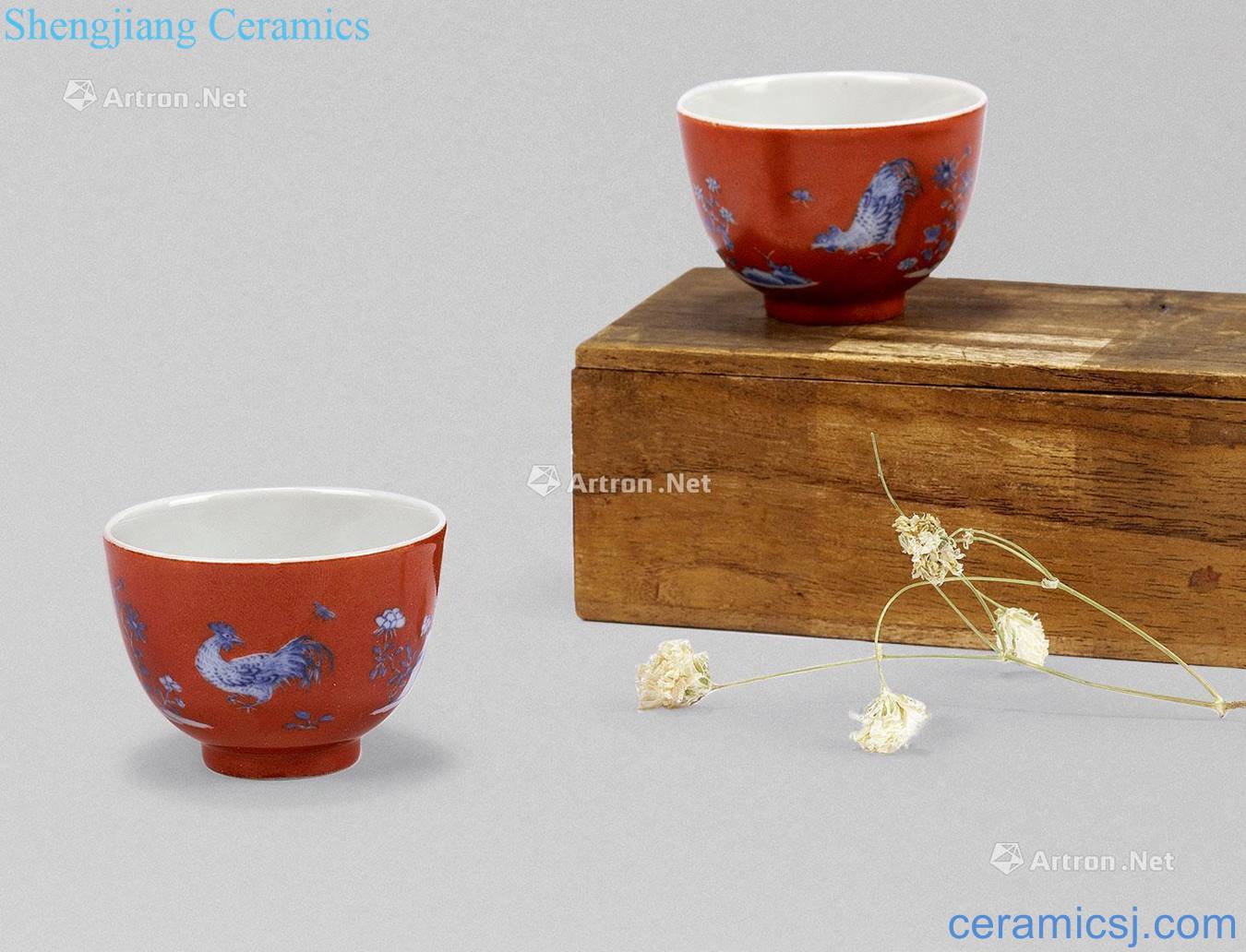 Qing qianlong red to blue and white chicken cup (a)