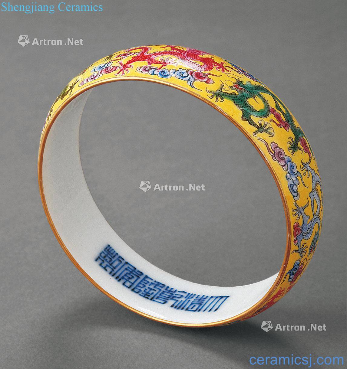 Qing qianlong pastel dragon bracelet