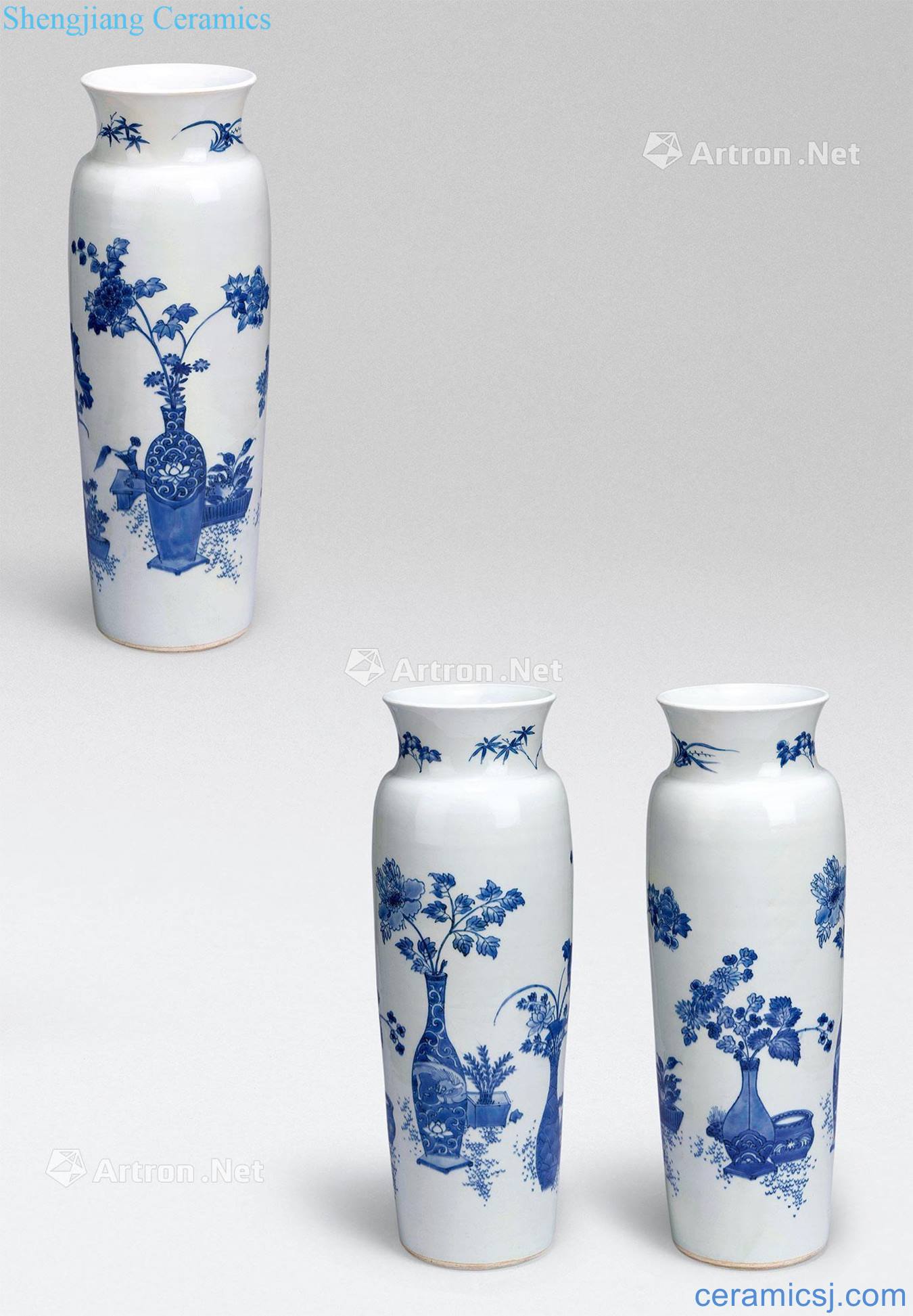 Qing shunzhi Blue and white antique bottle like legs (a)