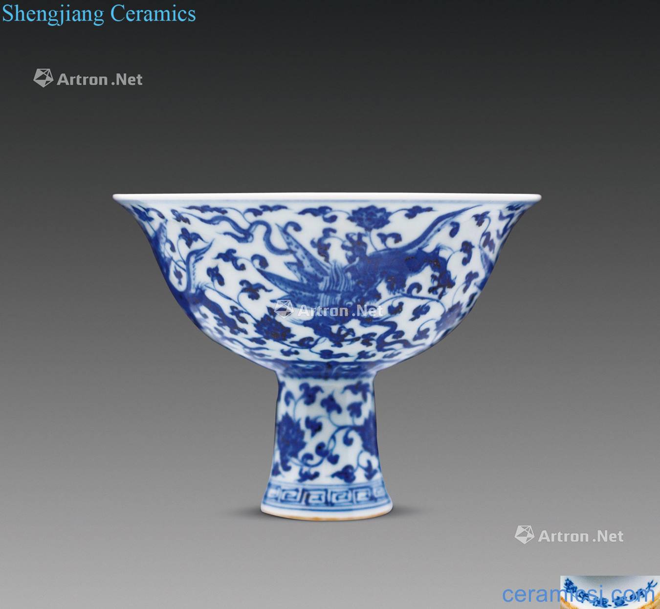 Ming xuande Blue and white wear pattern footed bowl pterosaurs