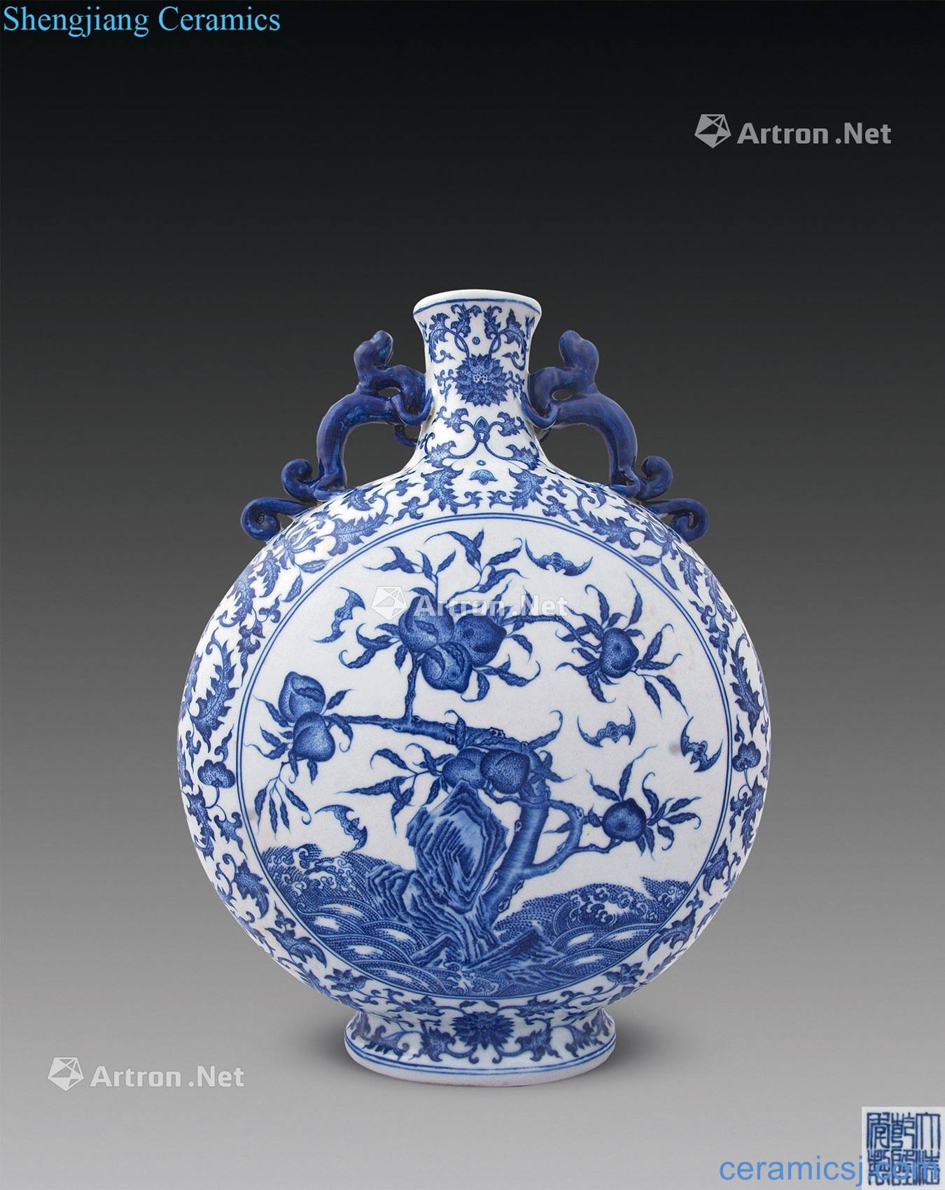 Qing qianlong Blue and white medallion nine peach hill sea grain ssangyong's ear on the bottle