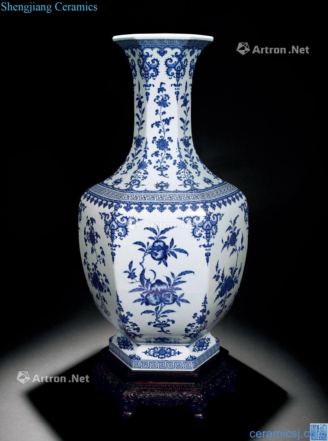 Qing qianlong Blue and white ruffled branch flowers and grain vase