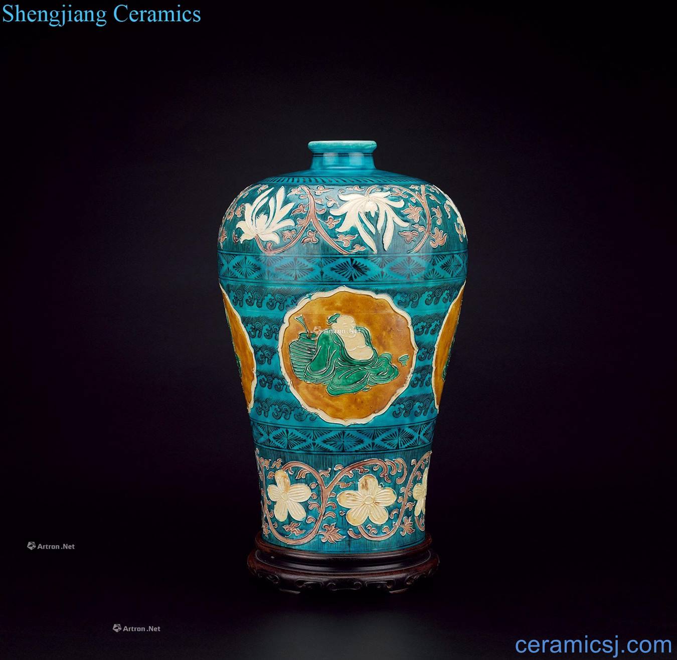Ming The plum bottle three-color heap flower imitation jizhou kiln characters