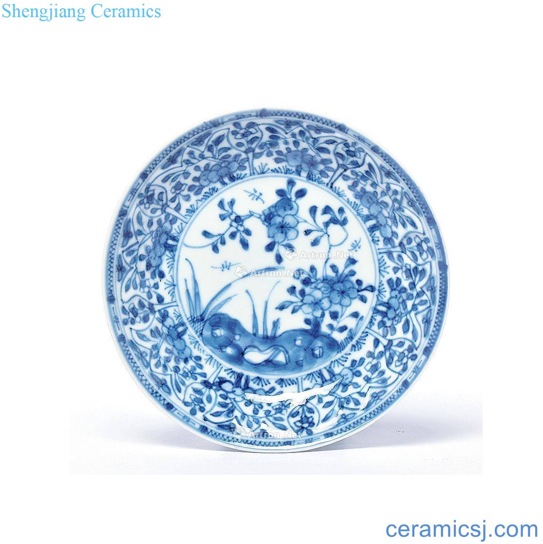 Qing dynasty Blue and white flower pattern plate