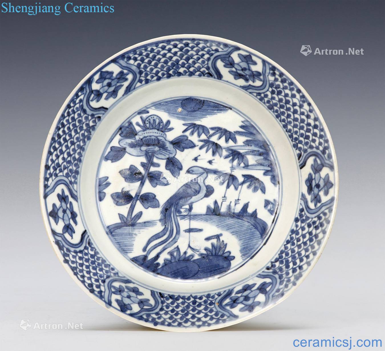 Ming Blue and white flower on grain fold along the plate
