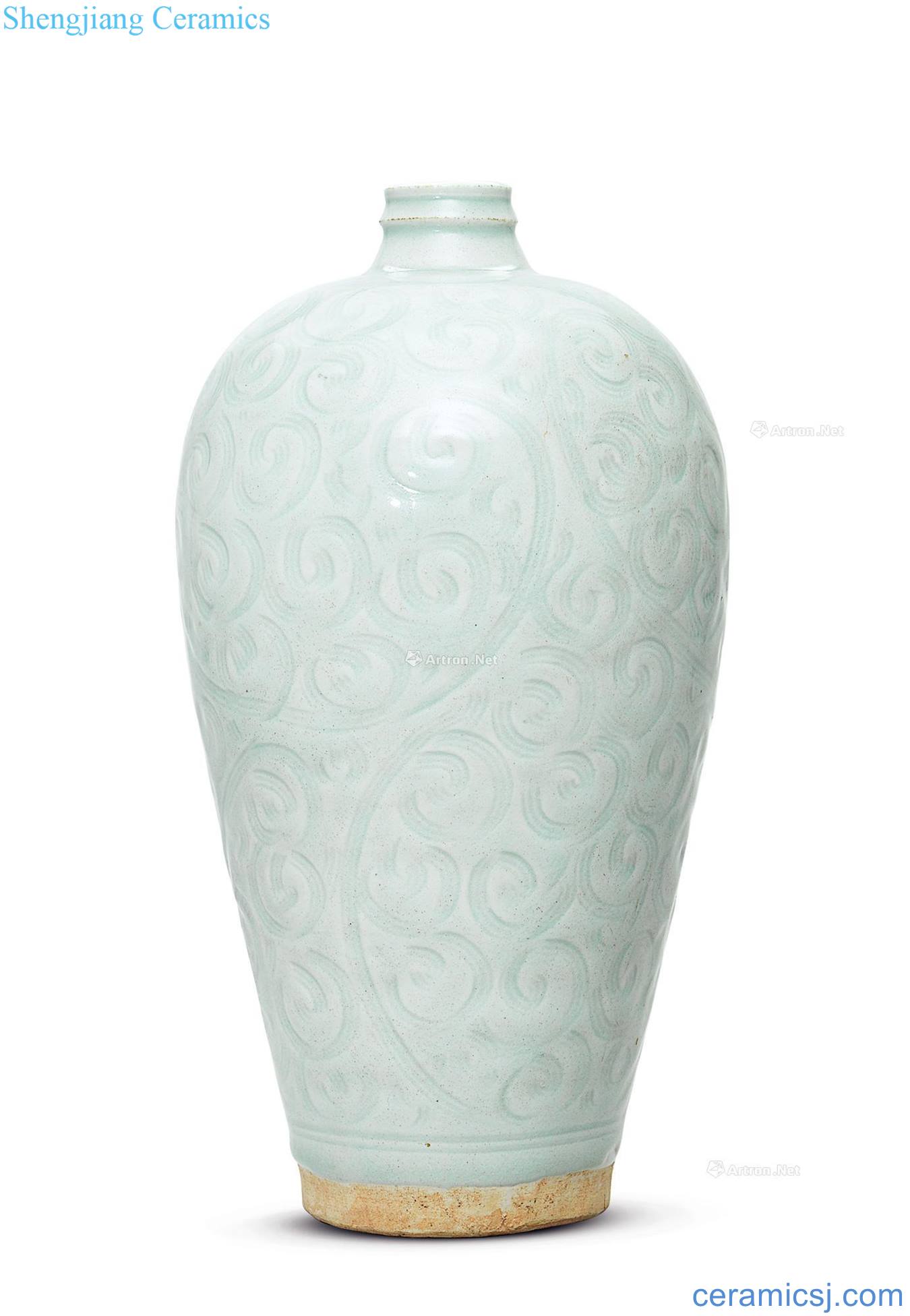 The southern song dynasty Green white glazed carved volume grass grain mei bottle