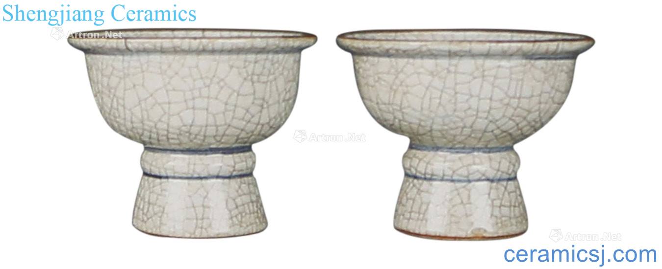 The elder brother of the glaze footed bowl of a couple