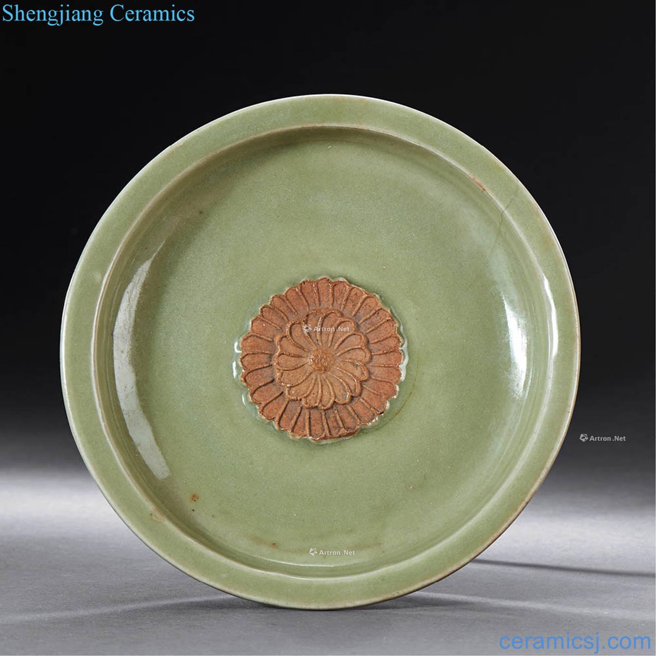 yuan Longquan celadon glaze decals saucer