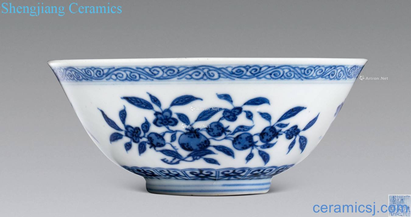 Qing daoguang Blue and white sanduo green-splashed bowls