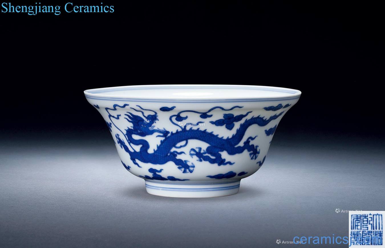 Qing qianlong Blue and white dragon or bowl