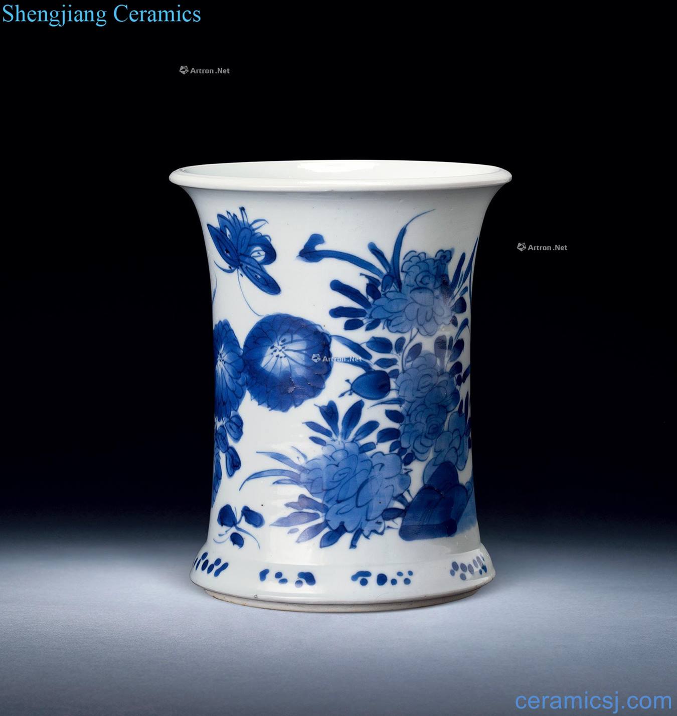 The qing emperor kangxi Blue and white flower butterfly tattoo pen container