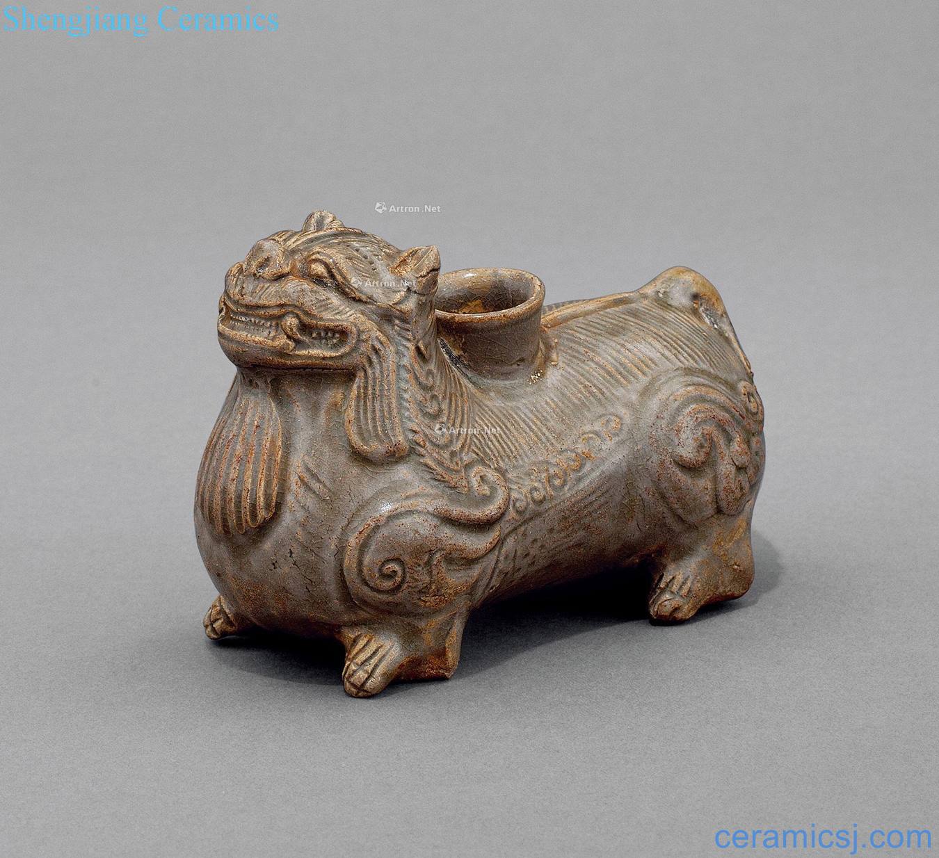 Ming The kiln green glaze zoomorphic animal