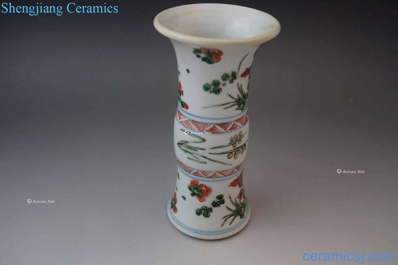 The qing emperor kangxi multicolored lines vase with flowers