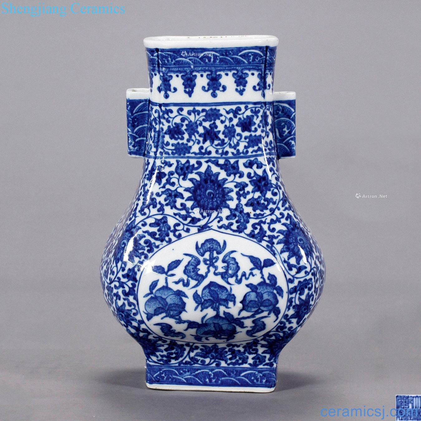 Qing qianlong vase with a blue and white penetration