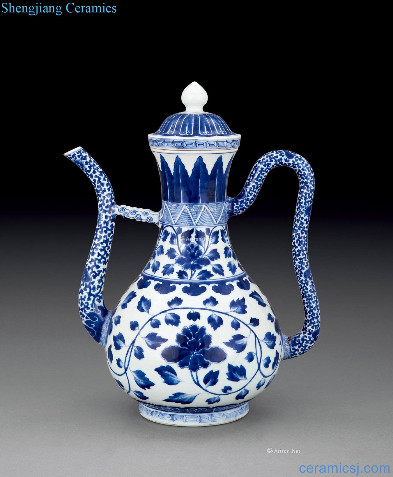 The qing emperor kangxi Blue and white lotus flower grain ewer