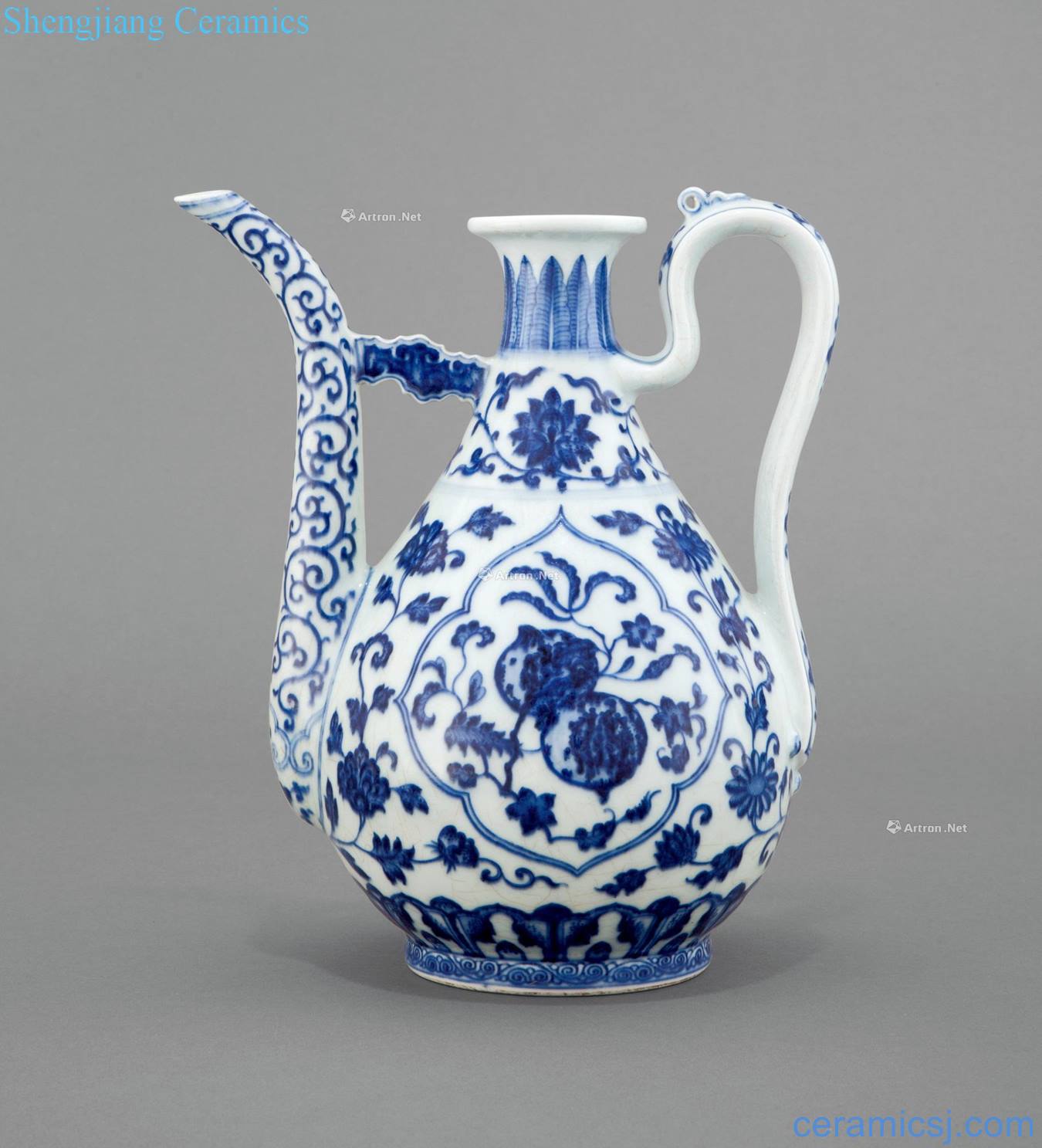 Qing qianlong Blue and white flower medallion around branches of loquat peach grain ewer