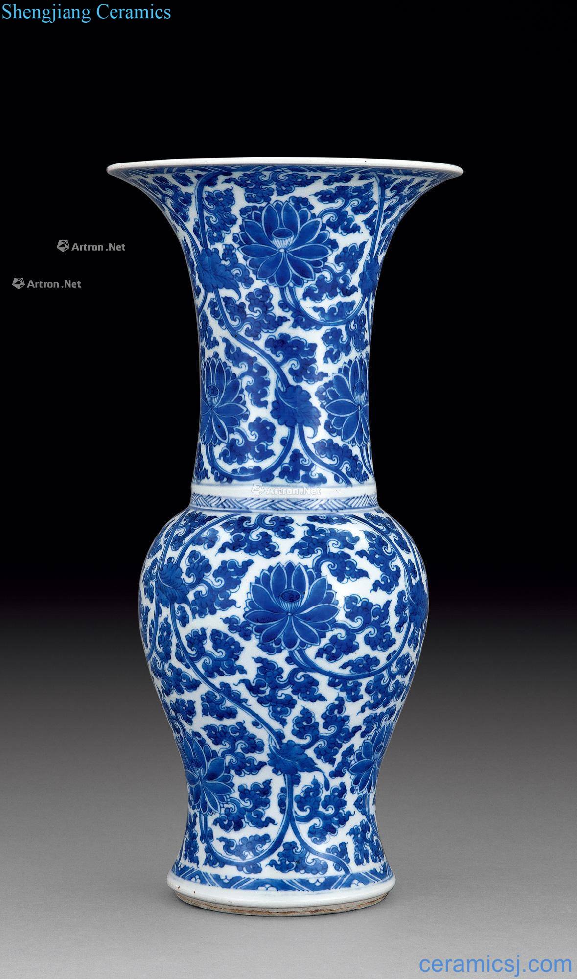 The qing emperor kangxi Blue and white lotus flower grain flower vase with