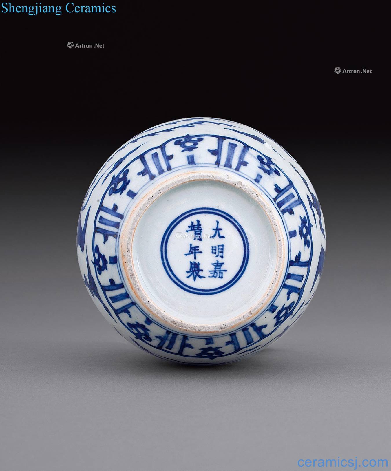 Ming jiajing Blue and white YunFeng grain canister