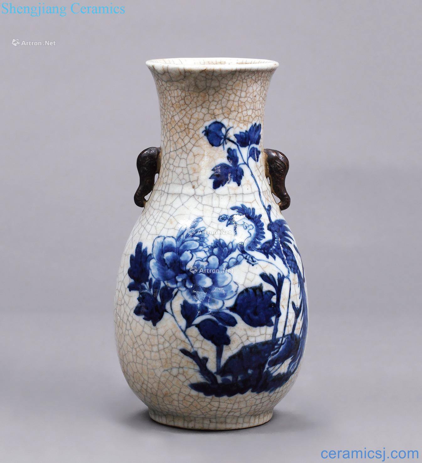 Brother qing glaze piece of blue and white bottle