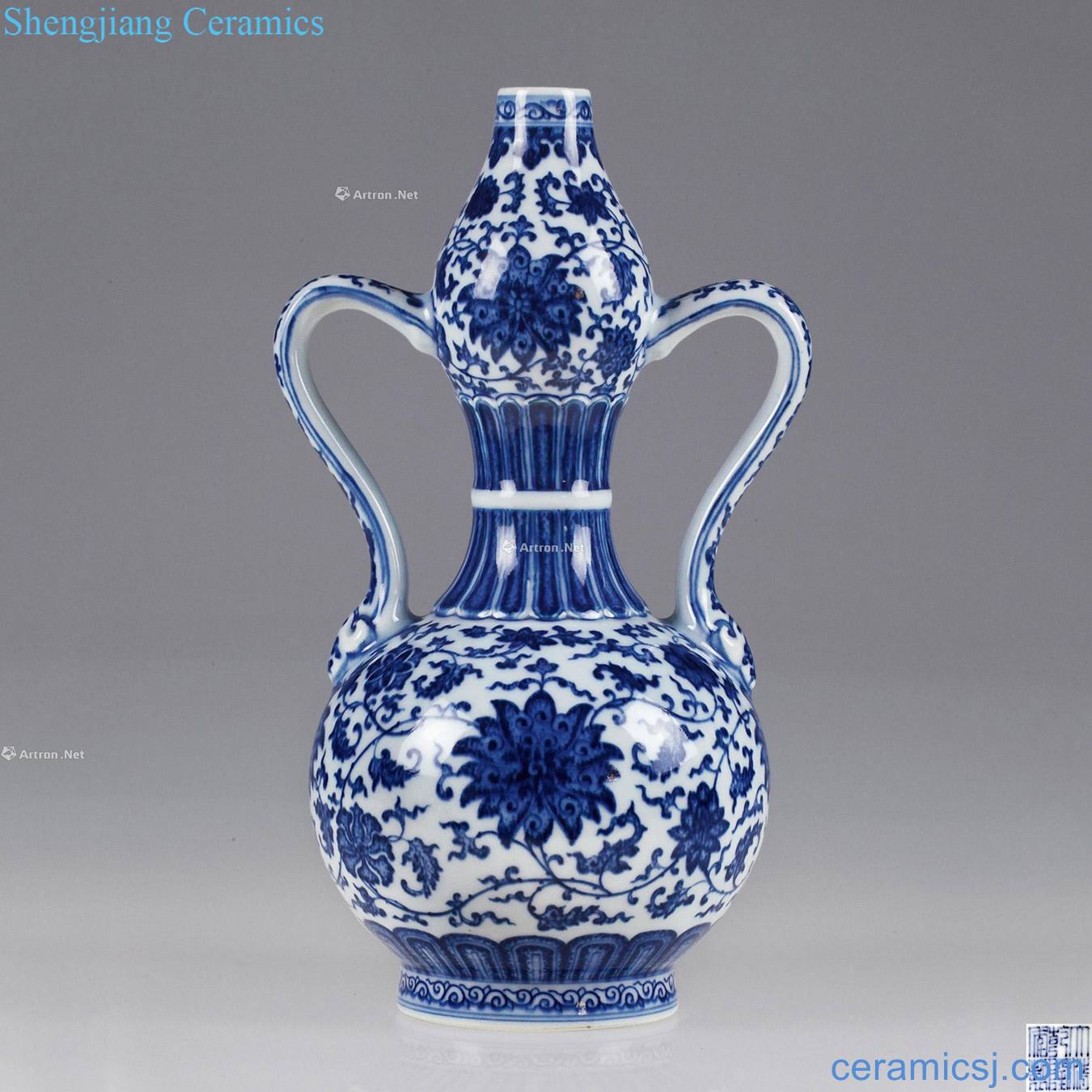 Qing qianlong Blue and white tie up branch lines ruyi ear gourd bottle