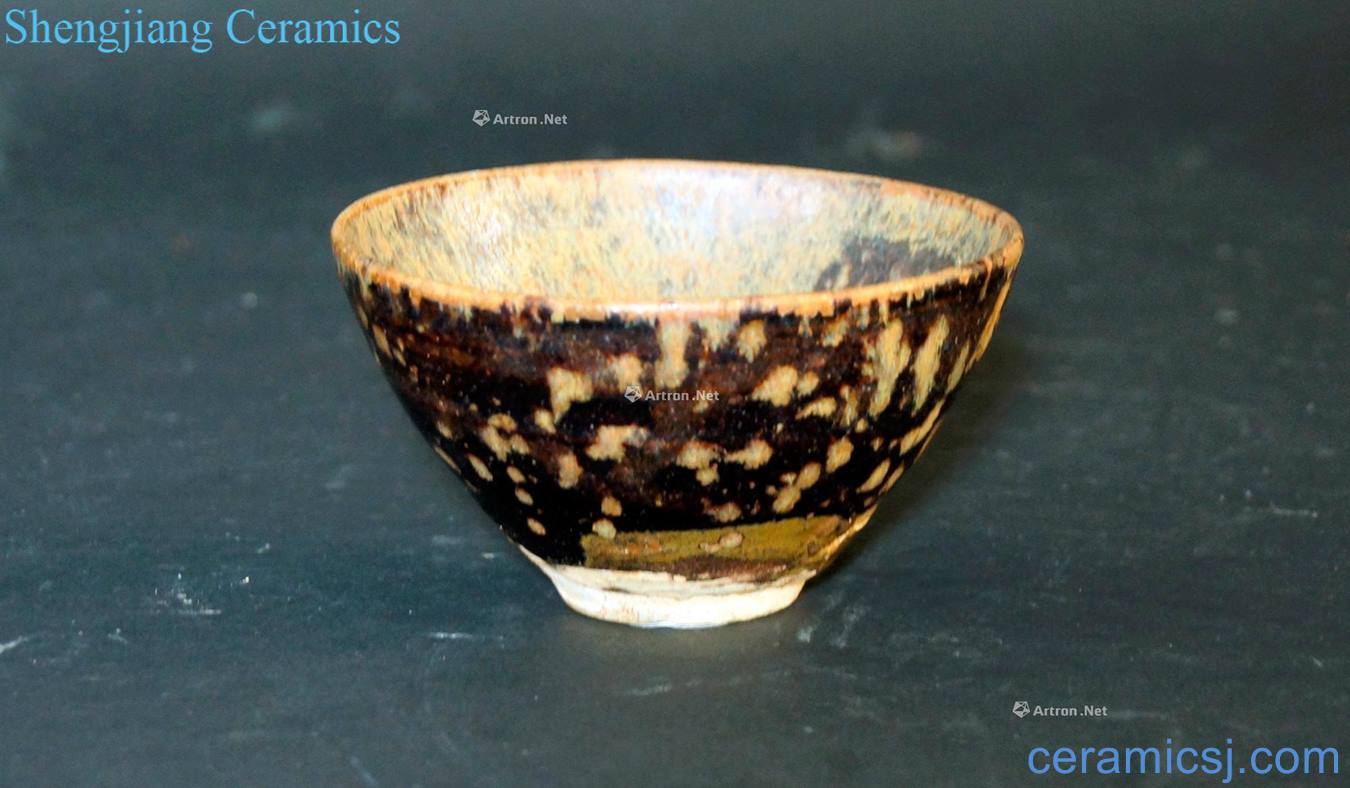 The southern song dynasty jizhou kiln paper-cut flowers bowl