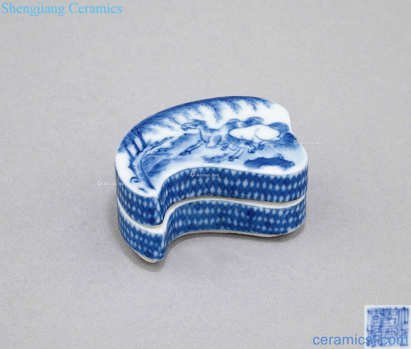 Mid qing Blue and white konoha type double horse tougue boxes