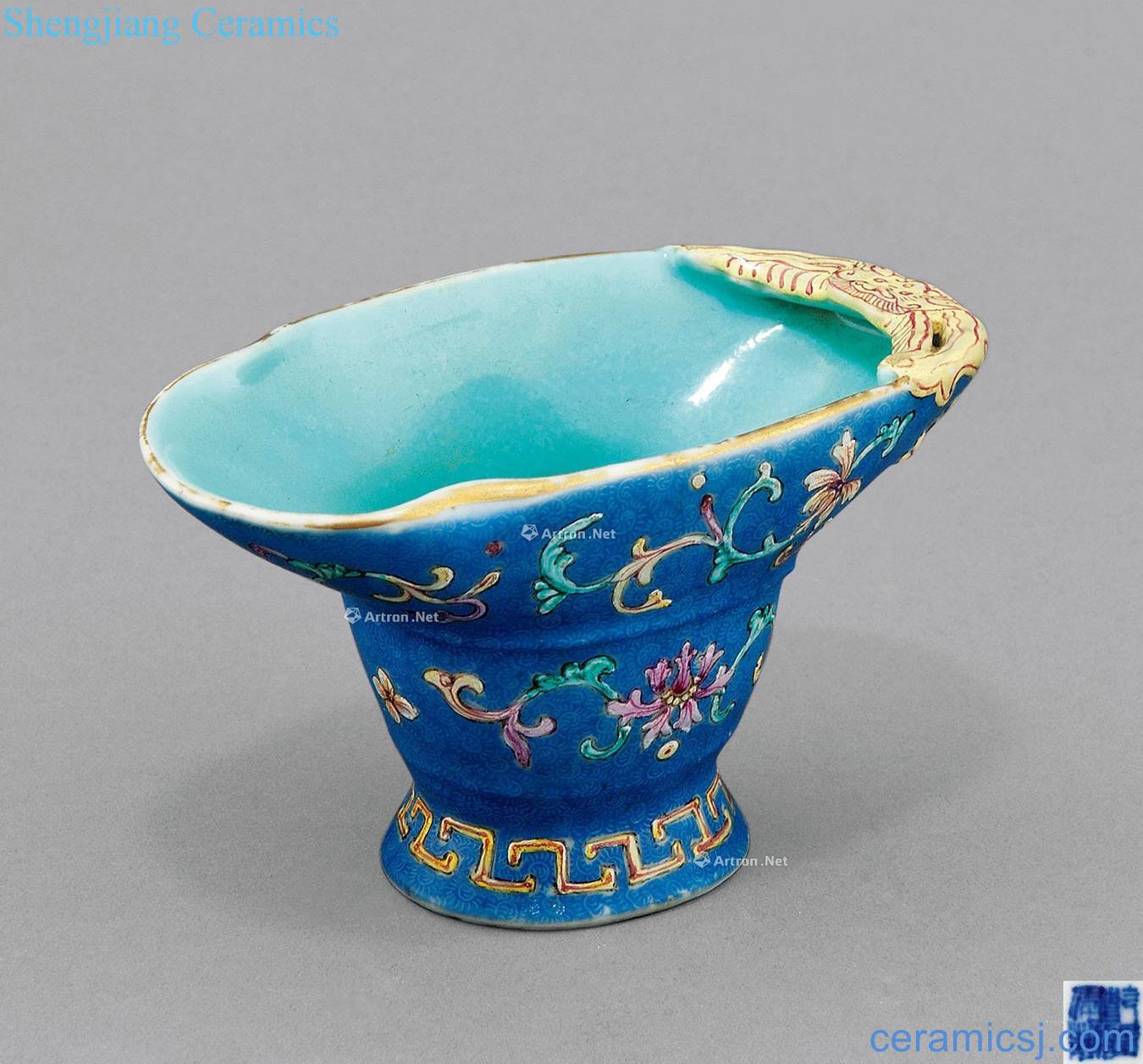 Qing qianlong pastel blue to rolling the lotus flower grain goblet