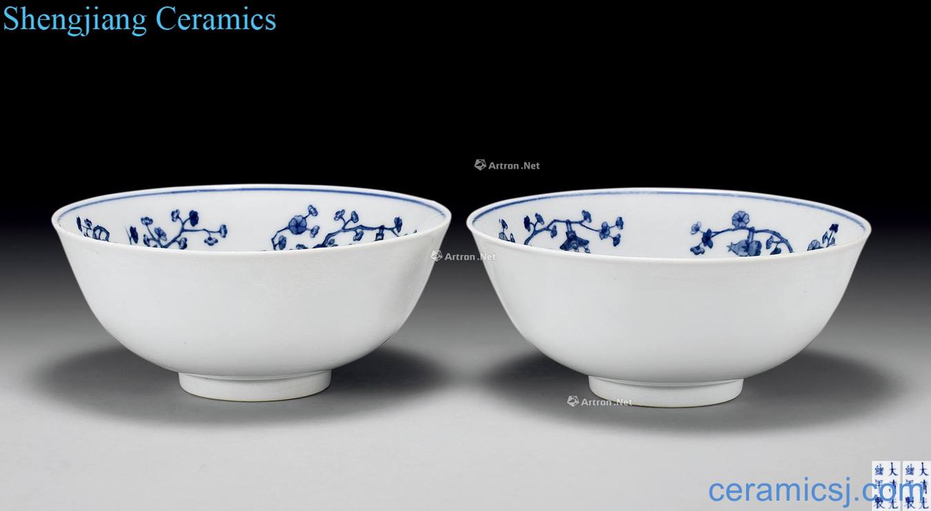 Qing guangxu Blue and white flowers outside white glaze inside three Yang kaitai green-splashed bowls (2)