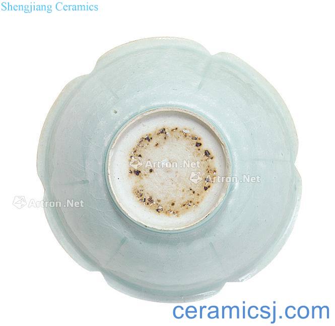 The song dynasty Shadow blue six petals left kiln mouth bowl (a)