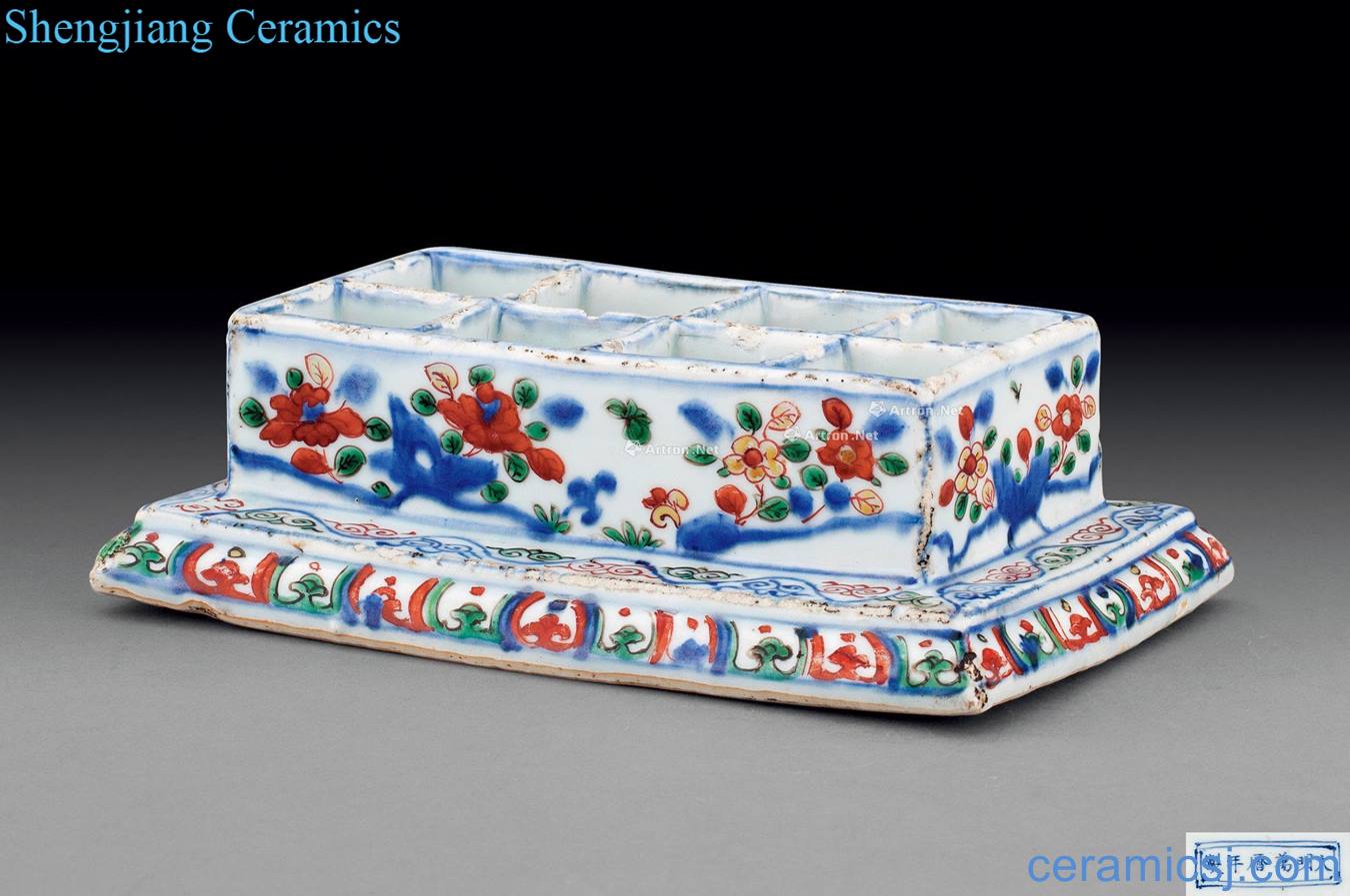 Ming wanli Blue and white hole stone flower tattoo box