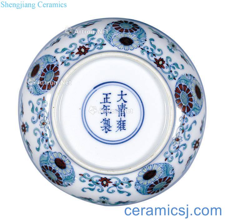 Qing yongzheng dou CaiTuan chrysanthemum disc