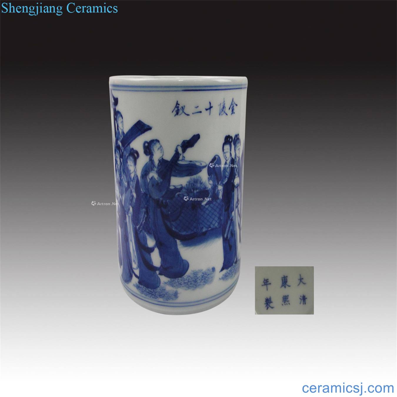 In the qing dynasty Blue and white characters pen container