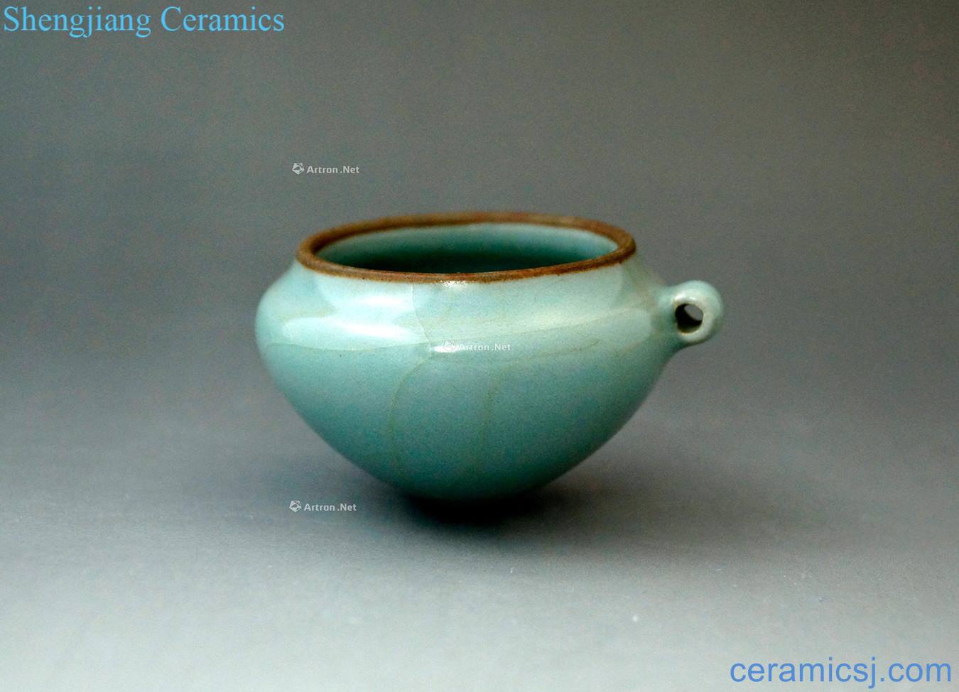 The southern song dynasty Kiln azure glaze bird seed tank